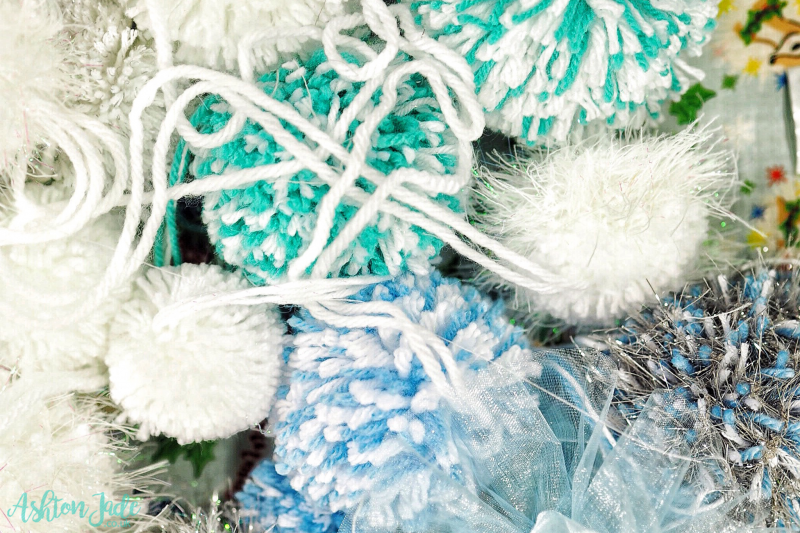 Making Pom-Poms at the Hobbycraft Hull Blogger Event